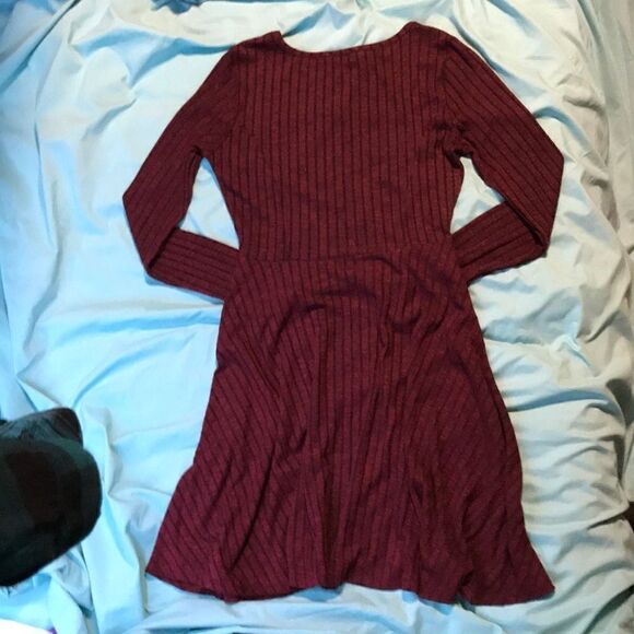🔹Red & Gray Sweater Dresses Junior’s Small - Picture 8 of 8